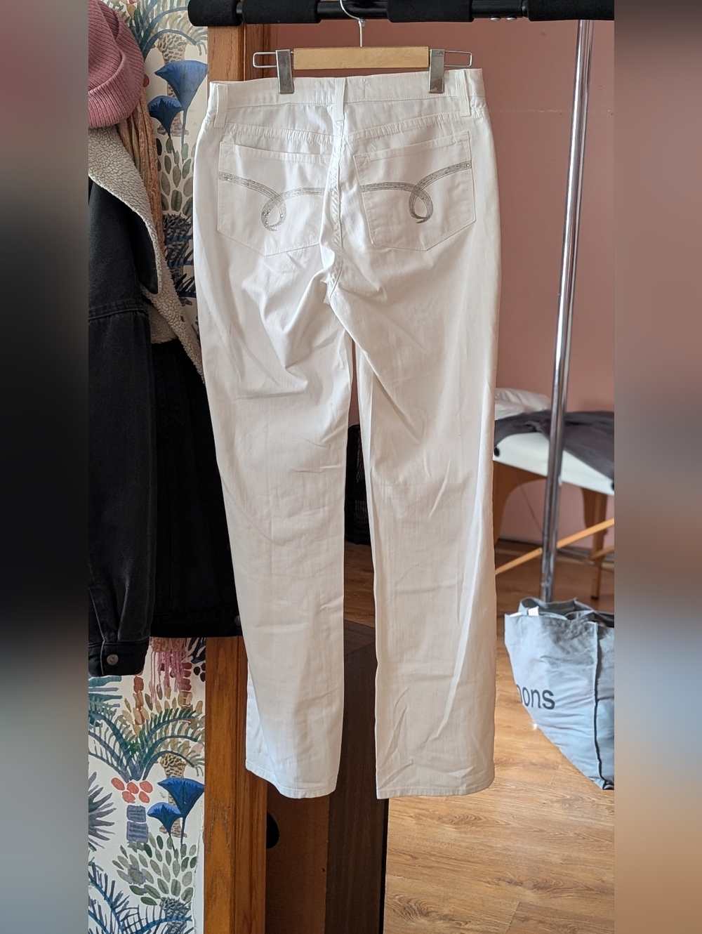 NYDJ White Jeans with Branded Waist Label